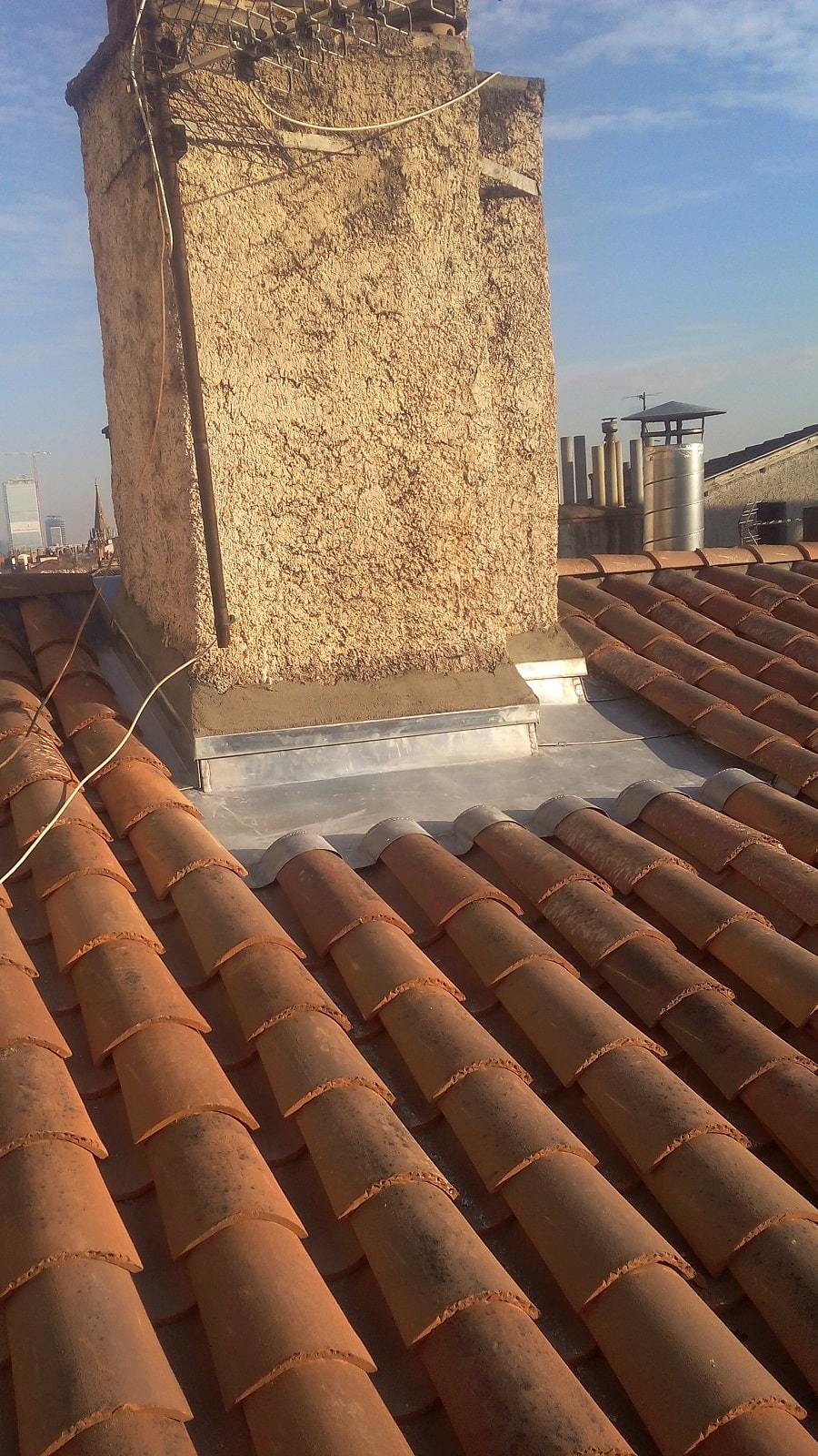 Couverture tuiles creuses Zinguerie Rue Juiverie LYON